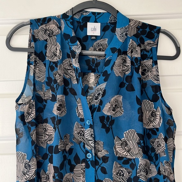 Super Cute Cabi Sleeveless Top - Picture 4 of 8